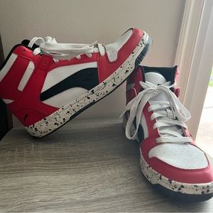 Men’s Puma Hi-top Sneakers size 9.5
